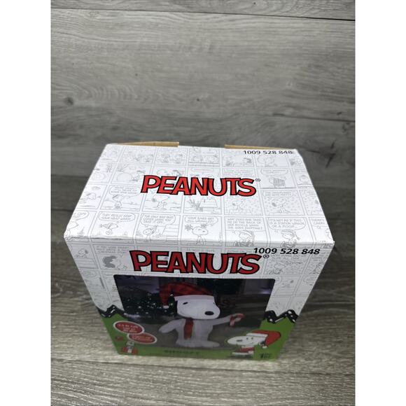 Snoopy Peanuts Christmas Self Inflatable 3.5' Tall LED Gemmy Santa Toy Sack - Picture 2 of 6